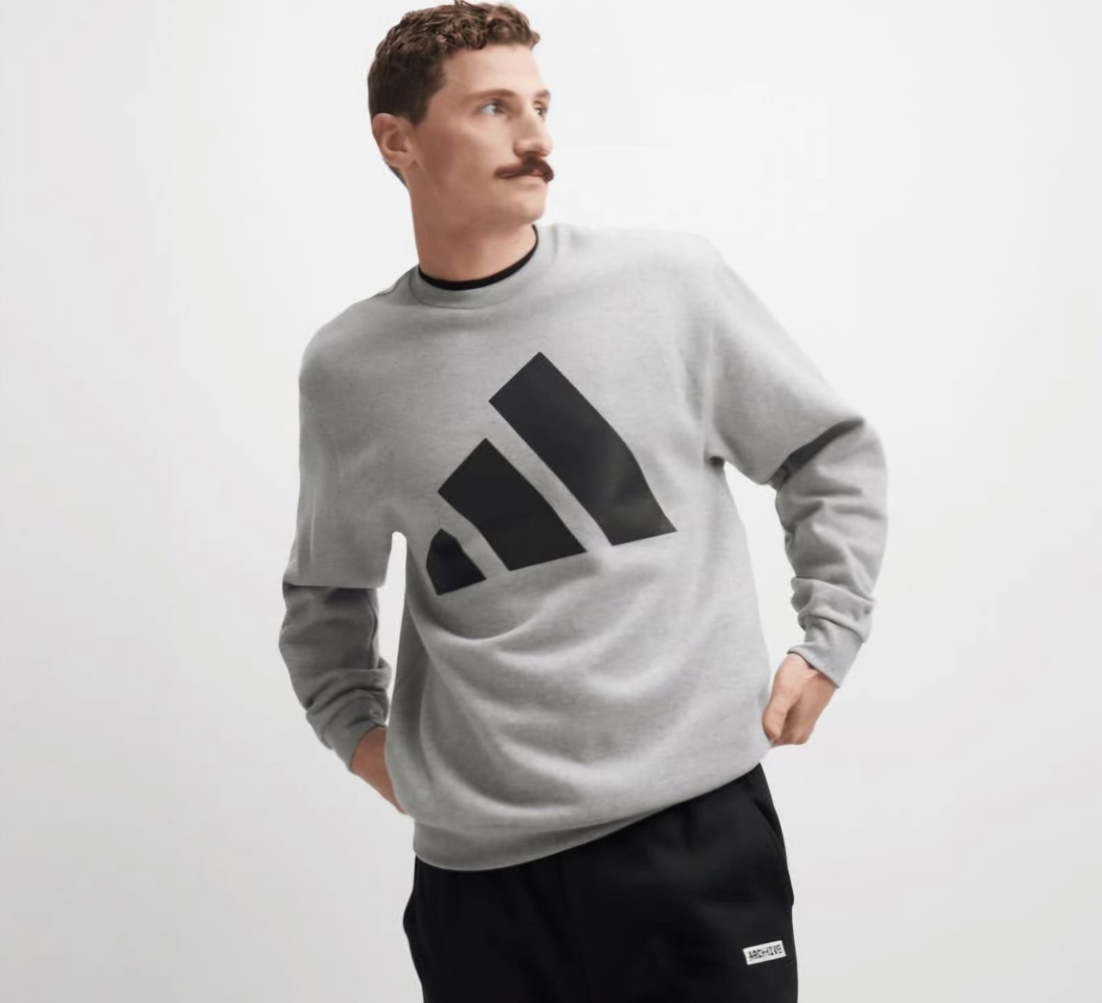 Buzo Adidas essentials big logo