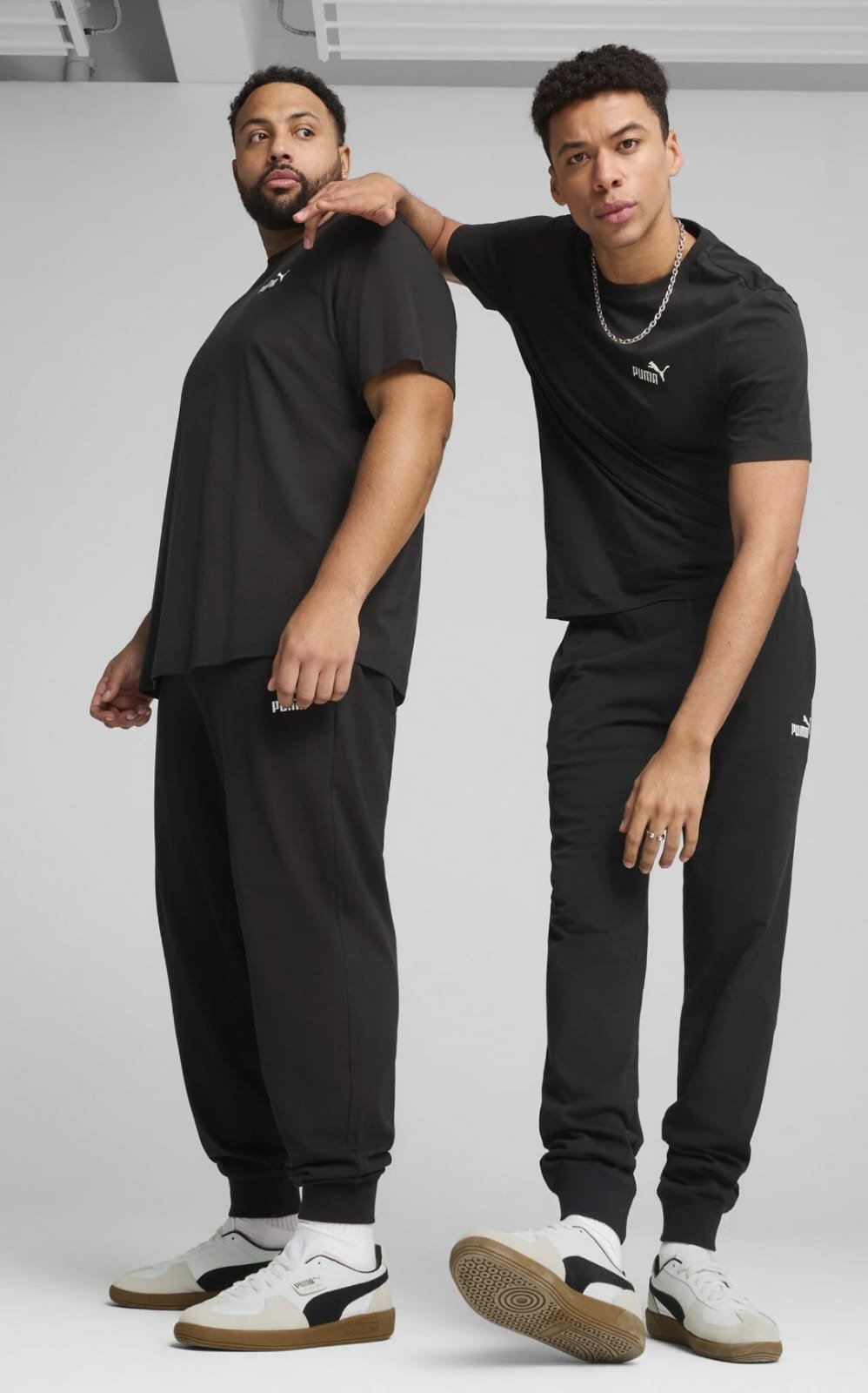 Pantalón Puma Essentials Logo - Image 3