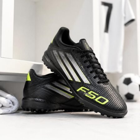 Botines Adidas F50 Club TF