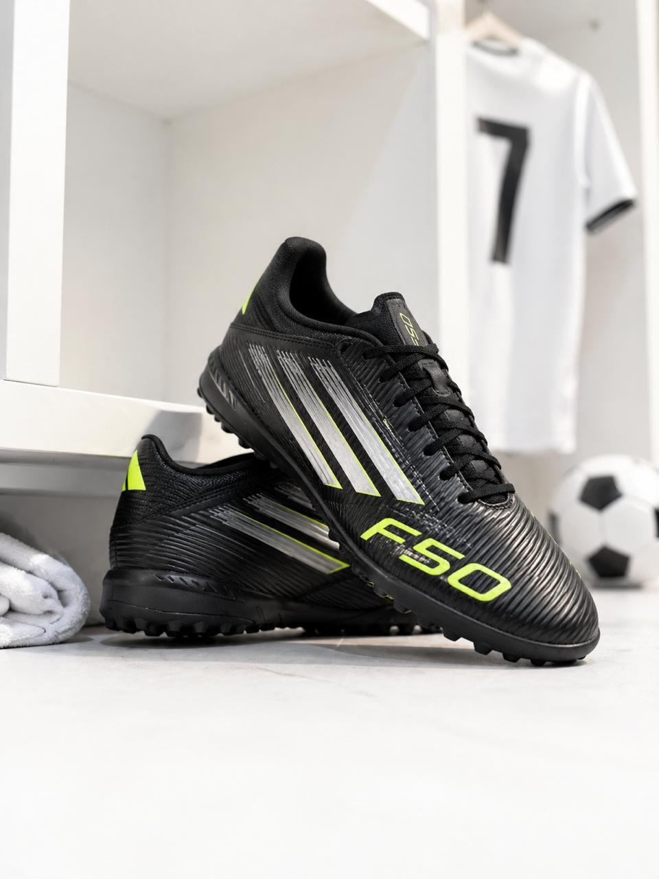 Botines Adidas F50 Club TF