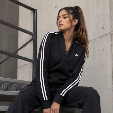 Campera Deportiva Adidas SST con cuello V